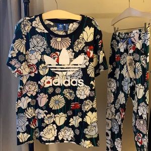 Adidas BF Trefoil tee —size M